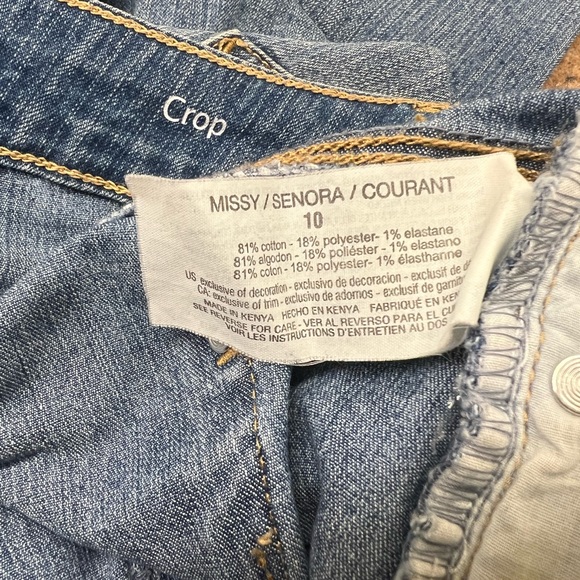 Gloria Vanderbilt size 10 crop jeans. - Picture 4 of 4